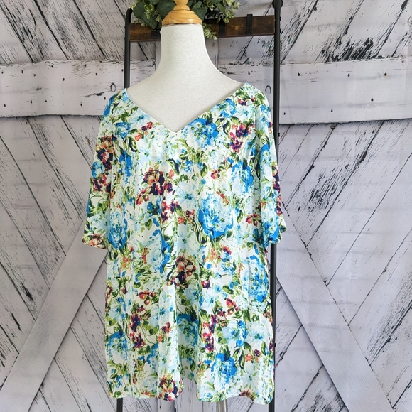 COUNTERPARTS NWT Floral Flutter Sleeve Blouse with V-neck - Picture 1 of 16
